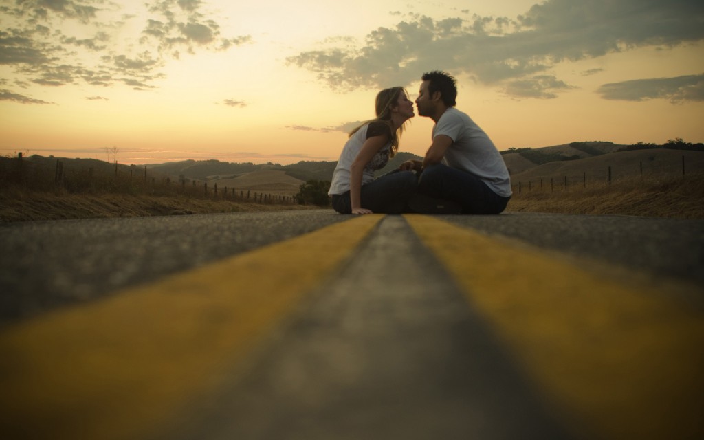 Couple-Love-Road-HD-Wallpaper