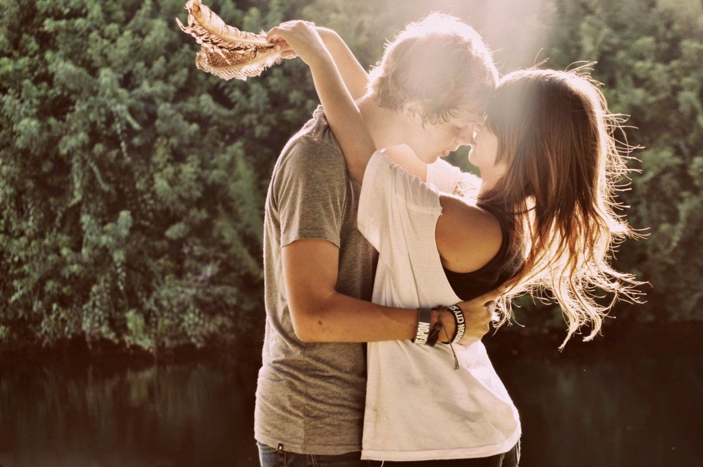 Hugg-photos-love-couple-1080p-wallpaper-for-fb-covers-free